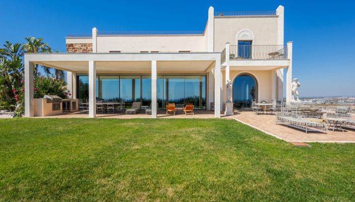 Image No.3-7 Bed Villa for sale