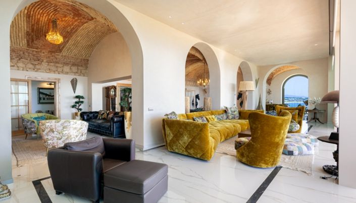 Image No.8-7 Bed Villa for sale