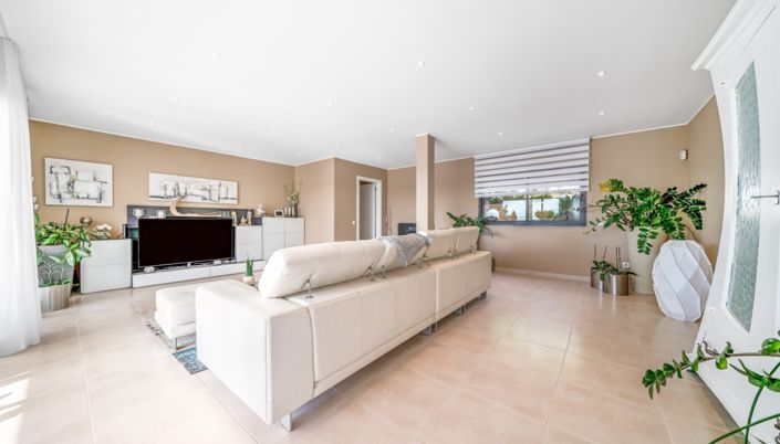 Image No.4-4 Bed Villa for sale
