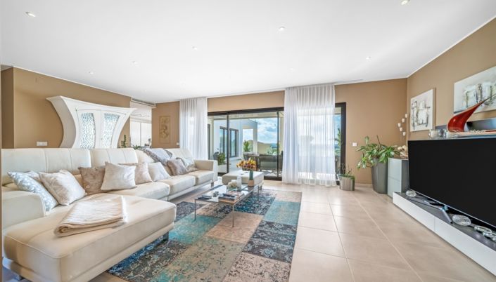 Image No.5-4 Bed Villa for sale