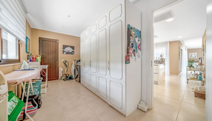 Image No.9-4 Bed Villa for sale