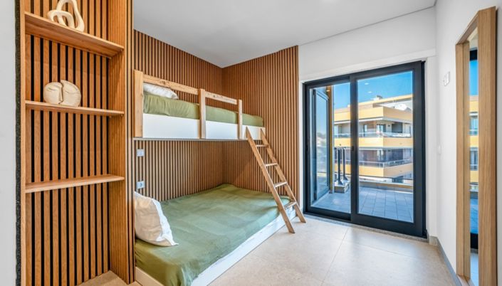Image No.17-3 Bed Apartment for sale