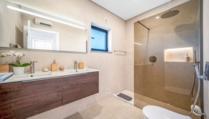 Image No.18-3 Bed Apartment for sale
