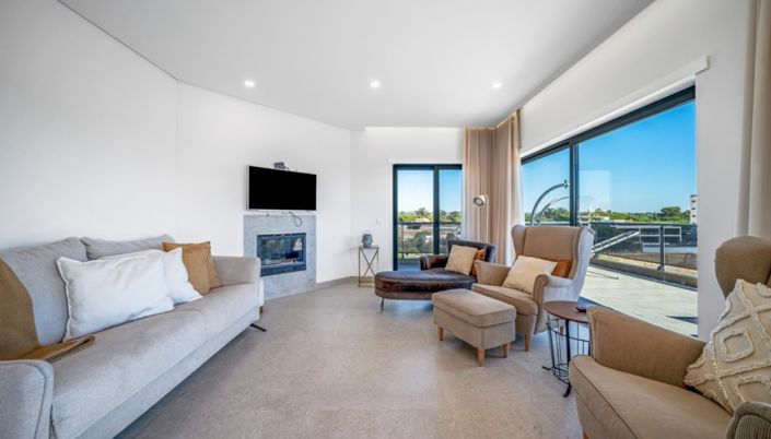 Image No.8-3 Bed Apartment for sale