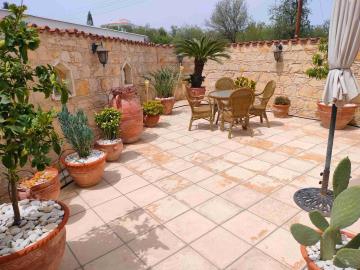 3-courtyard_11zon