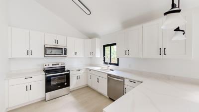 Saddlewood-Estates-H4-Kitchen-scaled