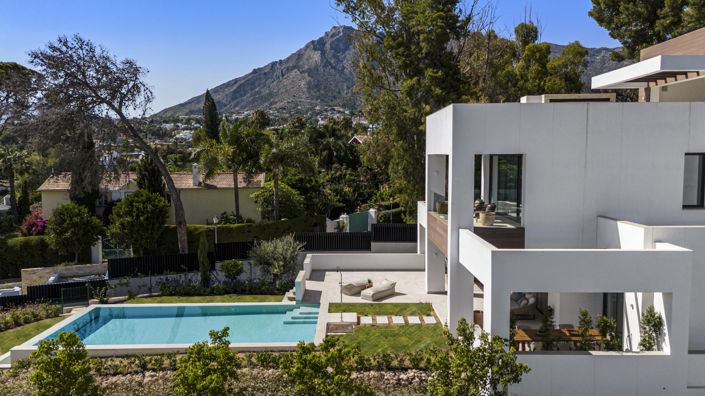 Image No.1-4 Bed Villa for sale