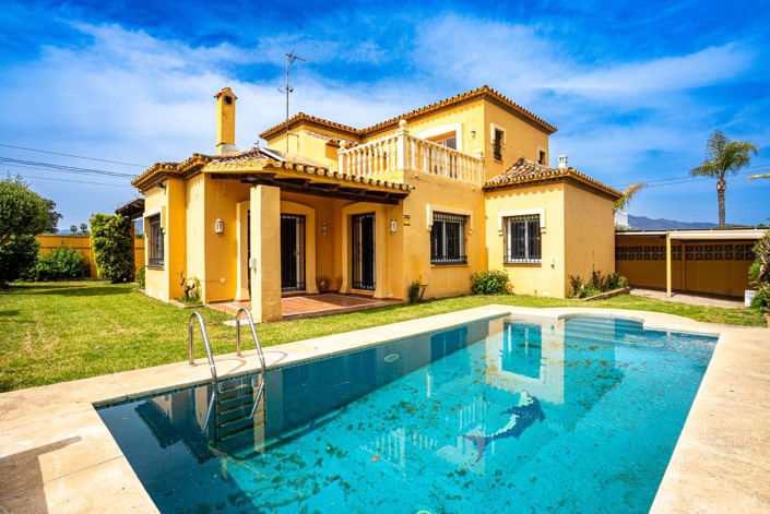 Image No.1-4 Bed Villa for sale