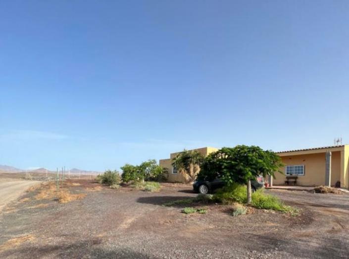 Image No.1-3 Bed Country House for sale