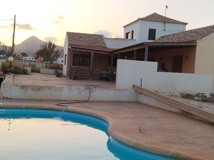 Image No.1-Villa de 4 chambres à vendre à Puerto Del Rosario