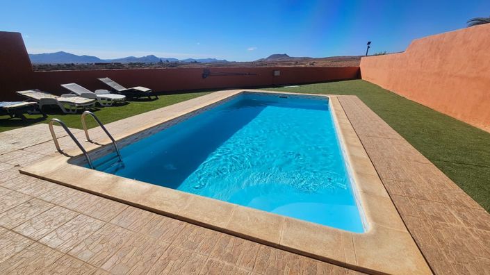 Image No.1-3 Bed Villa for sale