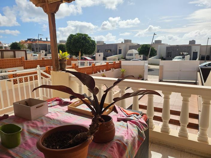 Image No.1-4 Bed Property for sale