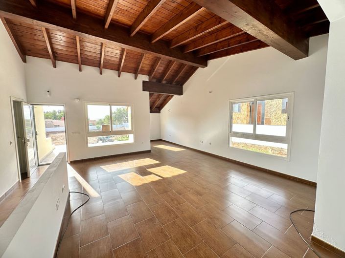 Image No.1-3 Bed Villa for sale
