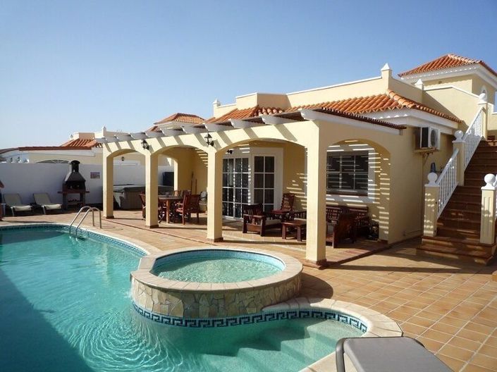 Image No.1-4 Bed Villa for sale