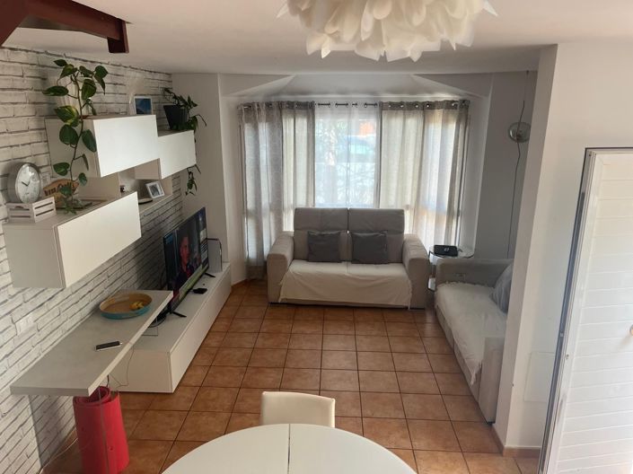 Image No.1-4 Bed Duplex for sale