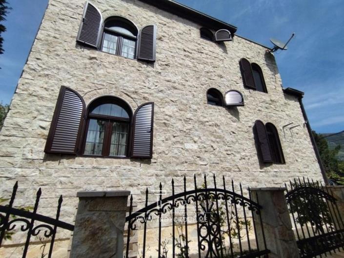 Image No.1-Villa de 3 chambres à vendre à Bar