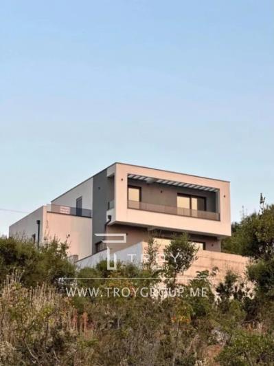 Image No.1-3 Bed Villa for sale
