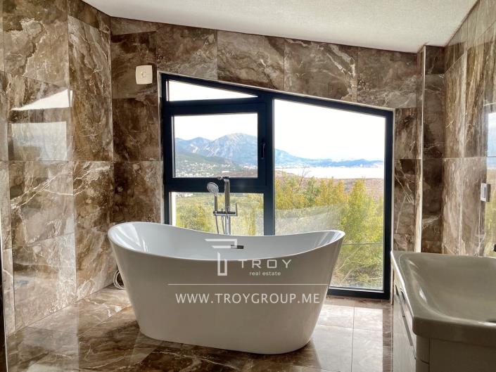 Image No.1-3 Bed Villa for sale