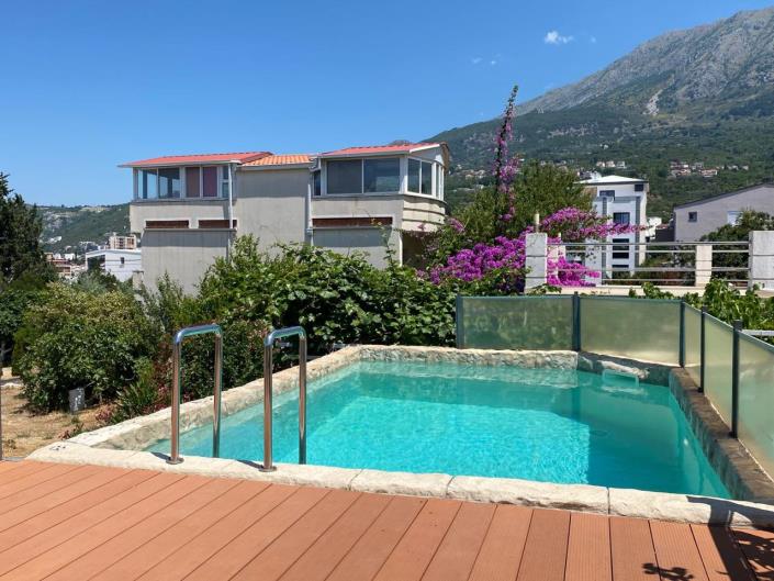 Image No.1-2 Bed Villa for sale