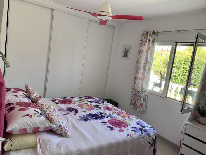 Image No.8-4 Bed Villa / Detached for sale