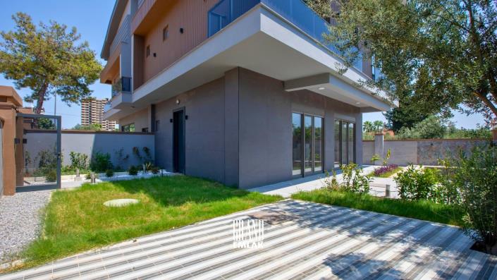 Image No.1-5 Bed Villa for sale