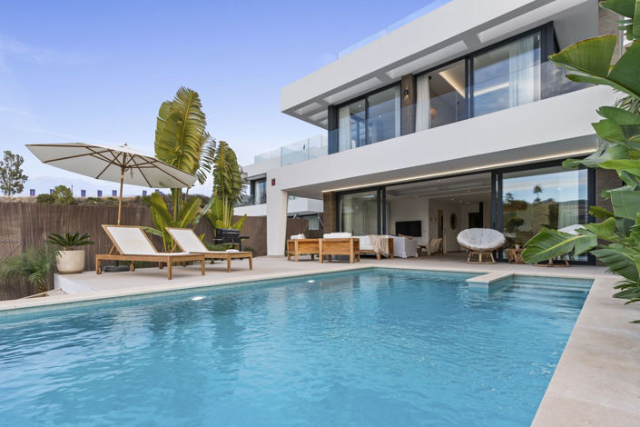 Image No.1-Propriété de 6 chambres à vendre à Estepona