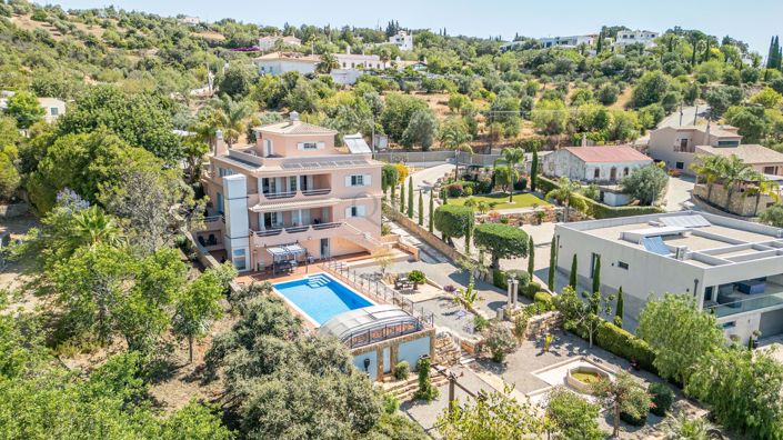 Image No.1-6 Bed Villa for sale