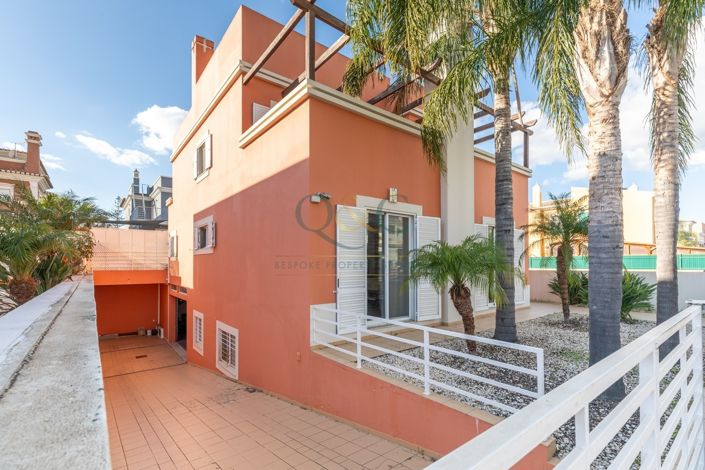 Image No.1-3 Bed Villa for sale