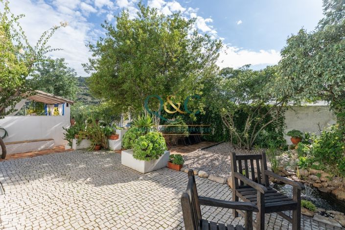 Image No.1-6 Bed Villa for sale