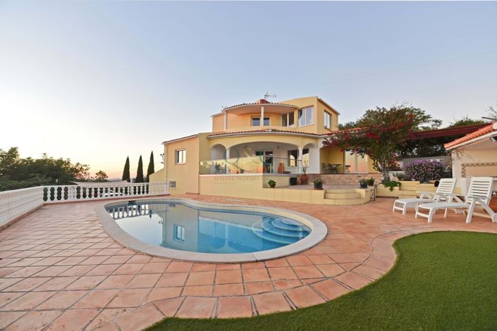 Image No.1-3 Bed Villa for sale