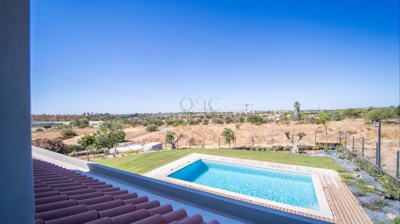 Quintas & Casas  most sold property