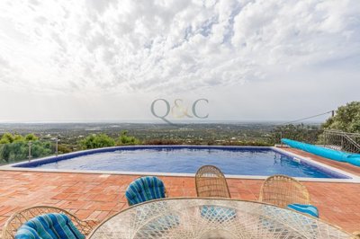 Quintas & Casas  most sold property