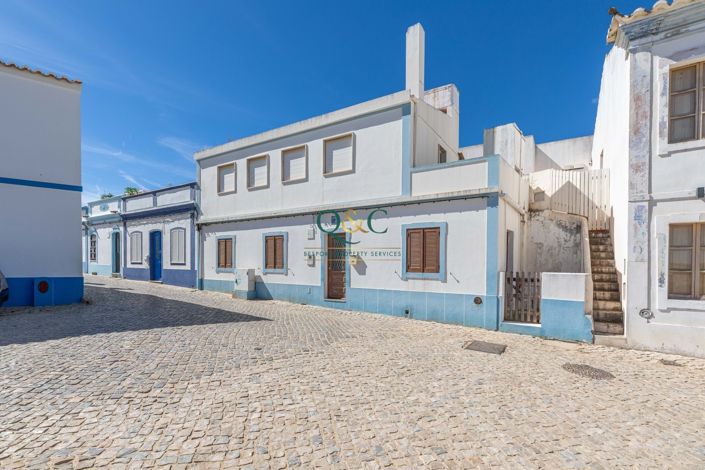 Image No.1-3 Bed Townhouse for sale