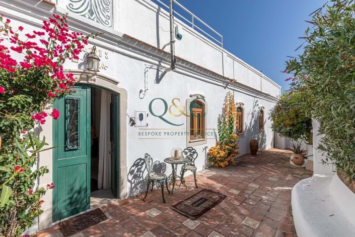 Image No.1-2 Bed Villa for sale