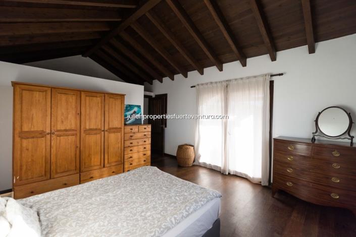 Image No.20-3 Bed Villa for sale