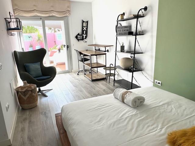 Image No.25-5 Bed Chalet for sale