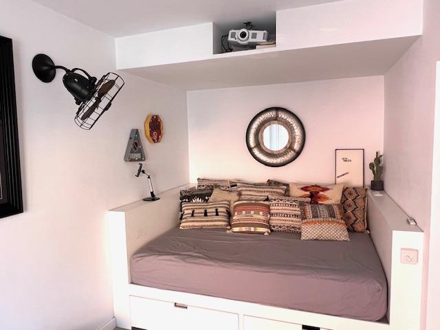 Image No.17-5 Bed Chalet for sale