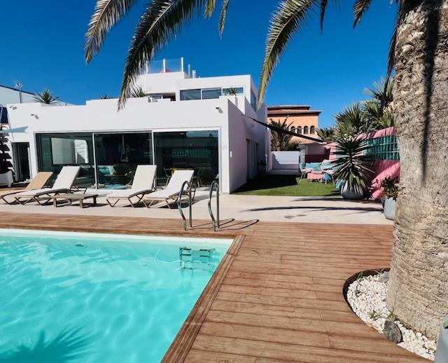 Image No.19-5 Bed Chalet for sale