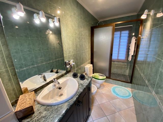 Image No.14-2 Bed Chalet for sale