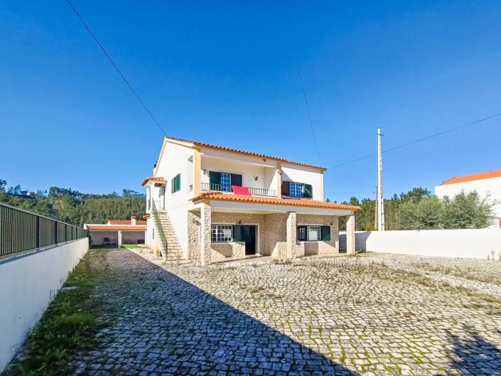 Image No.2-Maison / Villa de 4 chambres à vendre à Ferreira do Zêzere