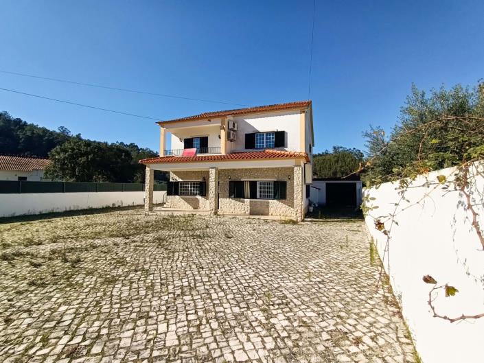 Image No.3-Maison / Villa de 4 chambres à vendre à Ferreira do Zêzere