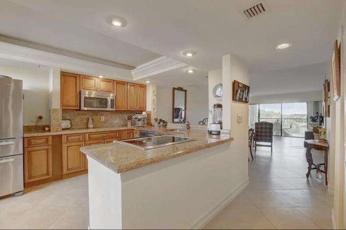 Image No.9-2 Bed Condo for sale