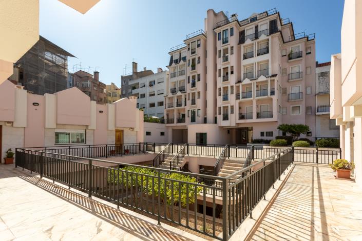 Image No.18-5 Bed Duplex for sale