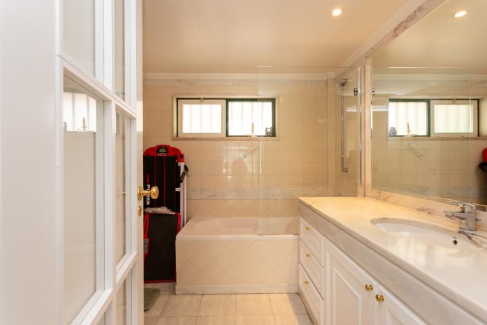 Image No.34-5 Bed Duplex for sale