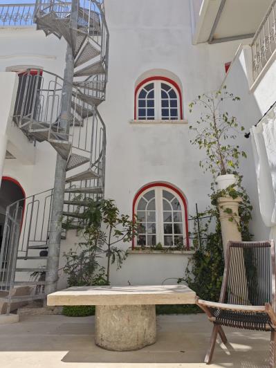 Image No.9-10 Bed Villa / Detached for sale