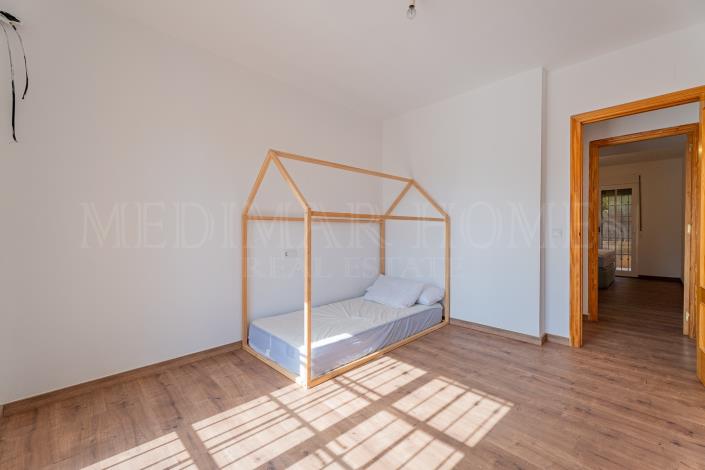 Image No.21-3 Bed Apartment for sale