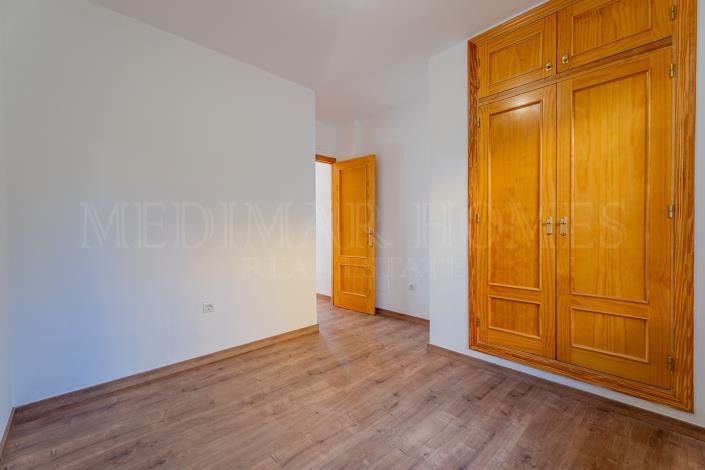 Image No.24-3 Bed Apartment for sale