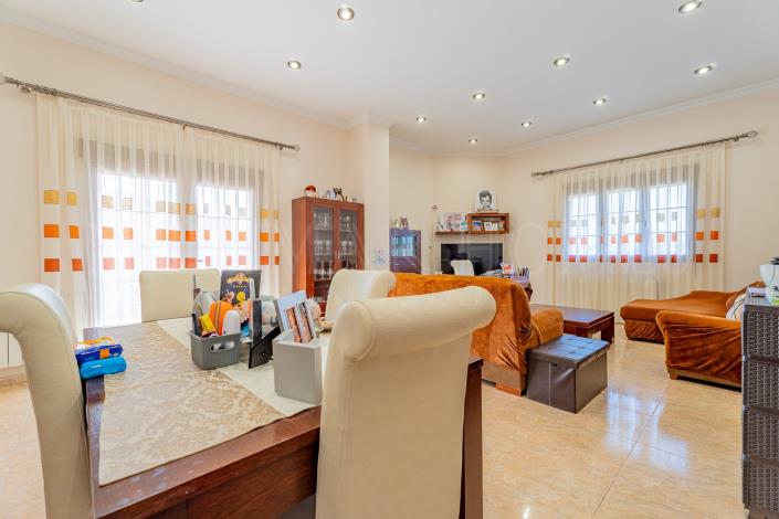 Image No.10-5 Bed Villa / Detached for sale