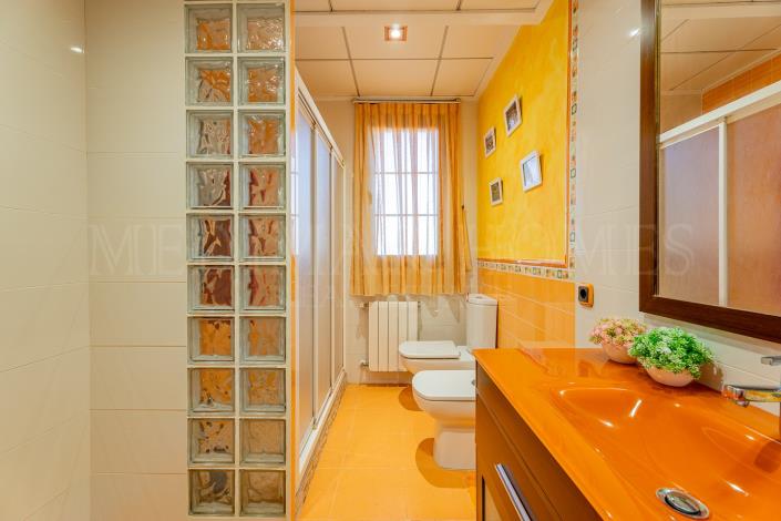 Image No.30-5 Bed Villa / Detached for sale