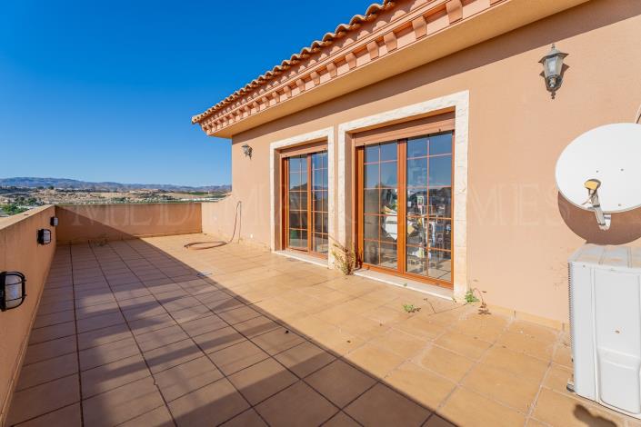 Image No.36-5 Bed Villa / Detached for sale